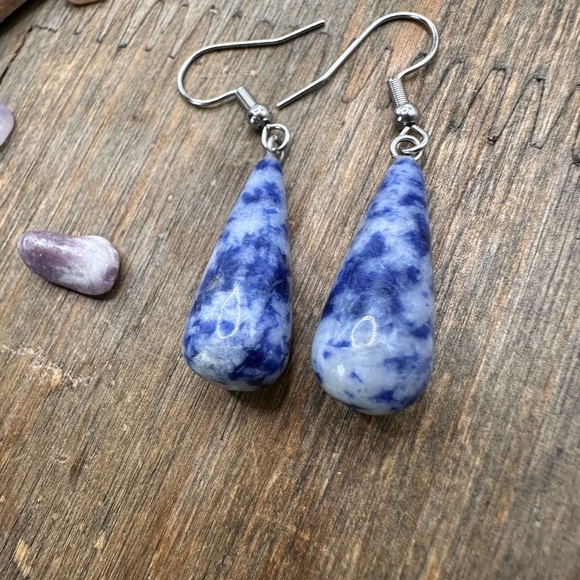 Blue and White Teardrop Earrings sodalite - Picture 1 of 1
